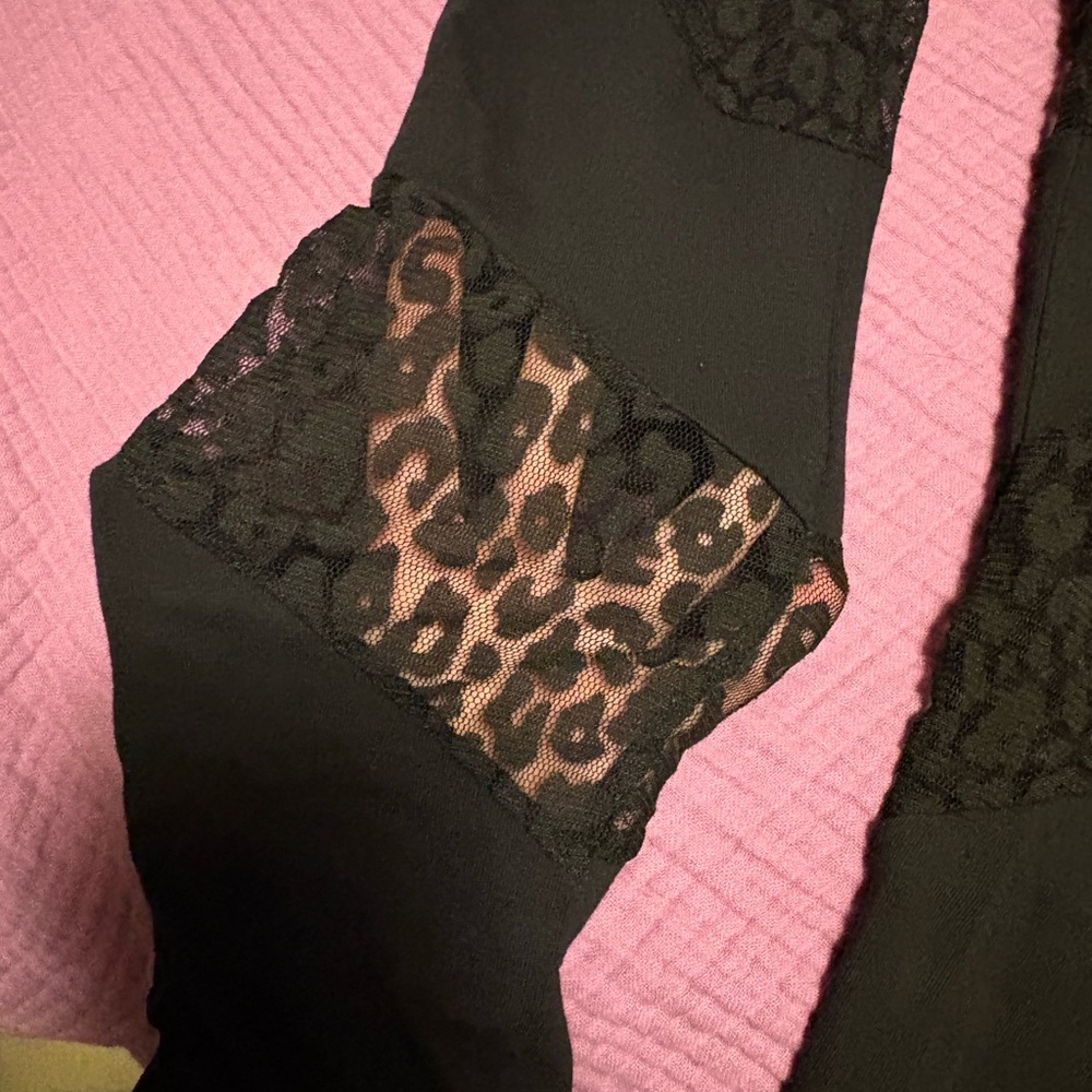 Lip Service cheetah mesh tights - Picture 4 of 9